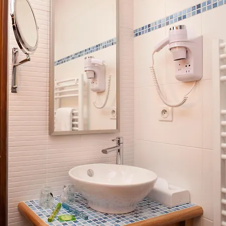 فندق La Croix Blanche 3*