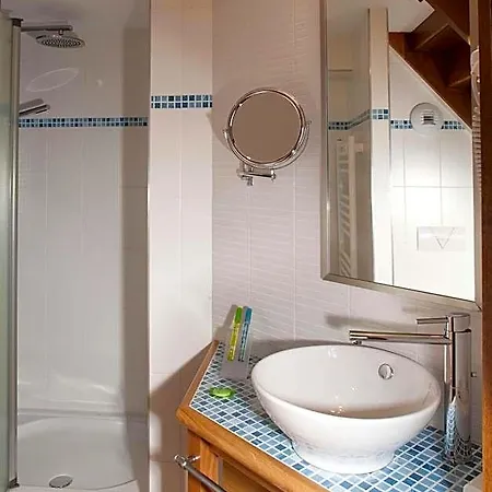 Hotel La Croix Blanche 3*