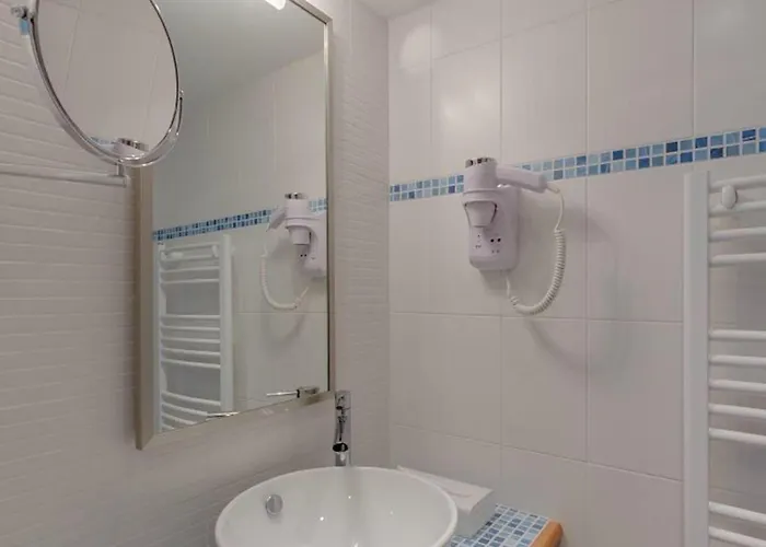 Hotel La Croix Blanche Mont-Saint-Michel